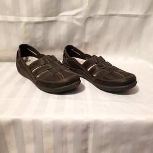 Super nice Clarks cushioned cloudstepper loafers